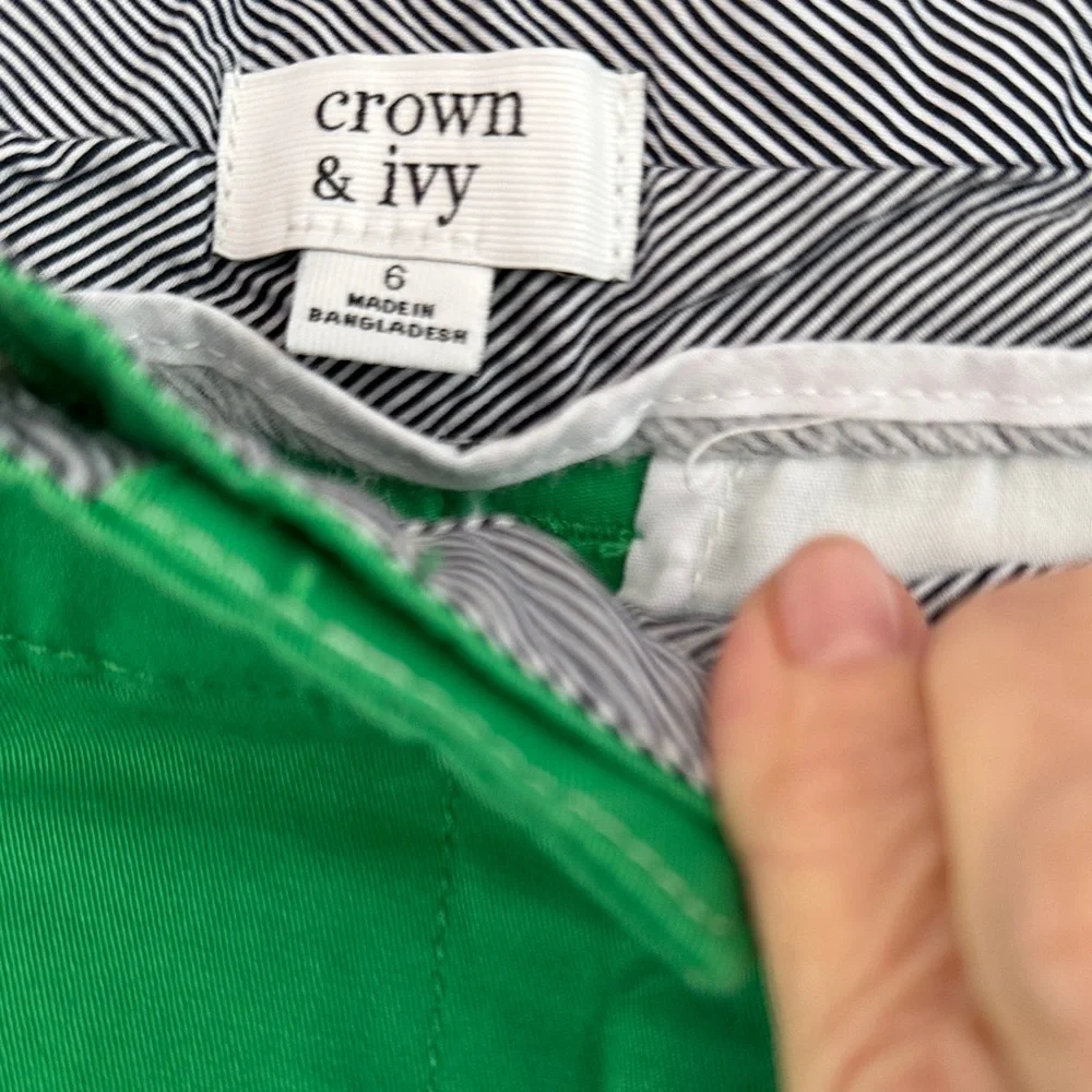 Crown & Ivy Green Straight-Leg Cotton Crop Pants(2%spandex) size 6